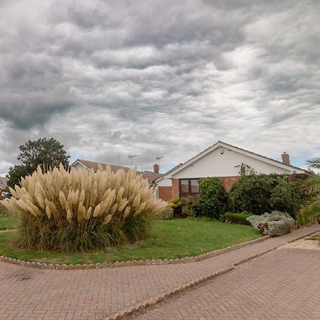 Palm Bay'S Luxury Bungalow - Self Check In & Parking Villa Margate Exteriör bild