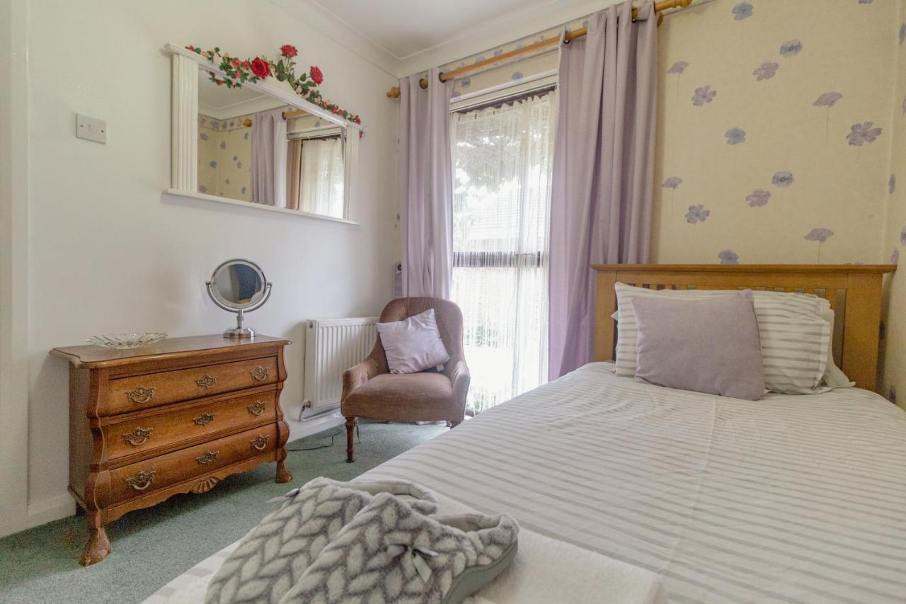 Palm Bay'S Luxury Bungalow - Self Check In & Parking Villa Margate Exteriör bild