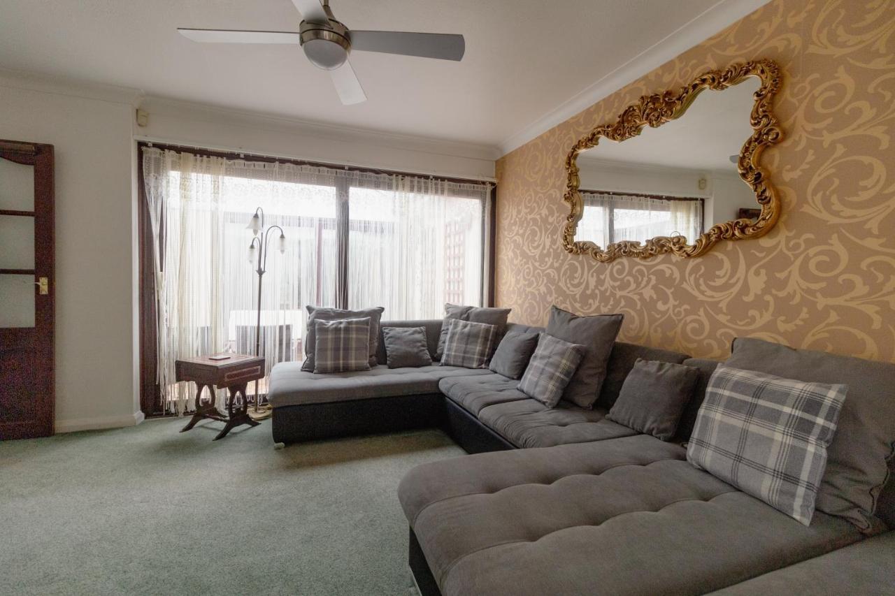 Palm Bay'S Luxury Bungalow - Self Check In & Parking Villa Margate Exteriör bild