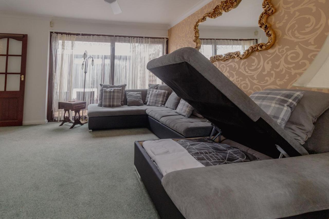 Palm Bay'S Luxury Bungalow - Self Check In & Parking Villa Margate Exteriör bild